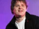 Lewis Capaldi - Hold Me While You Wait